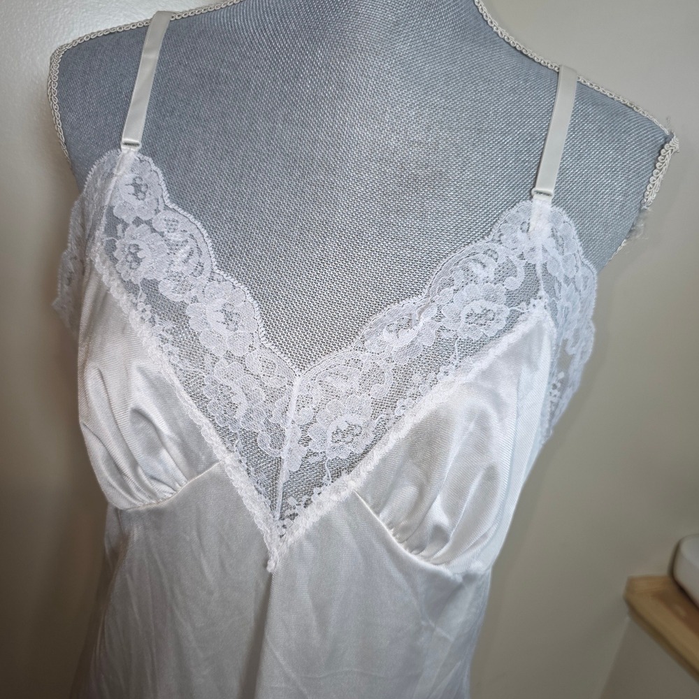 Vintage Sliperfection White Lace Trim Full Slip Dress Size 38 M Made in USA